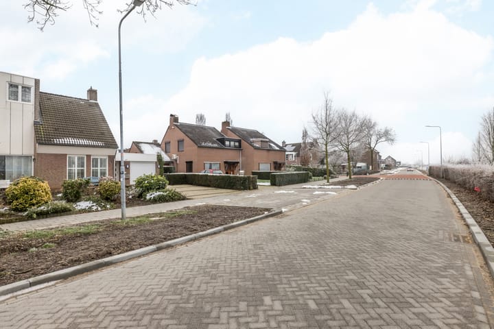 Foto 34 van Mesweg 27