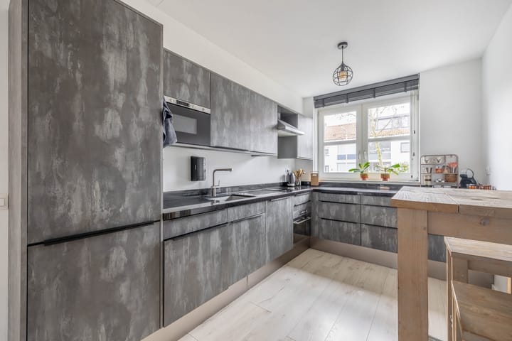 Foto 12 van Trompstraat 11