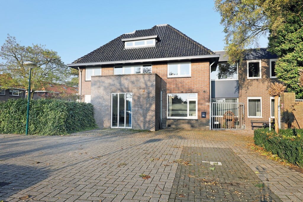 Photo 4 of Julianastraat 64