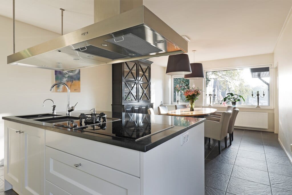 Photo 8 of Julianastraat 64