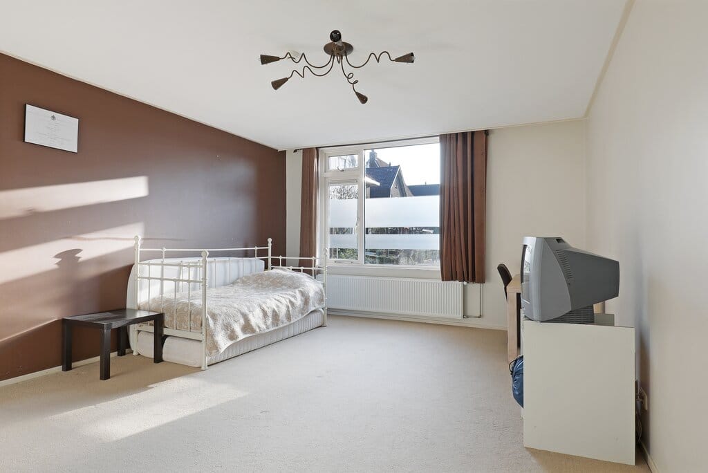 Photo 14 of Julianastraat 64