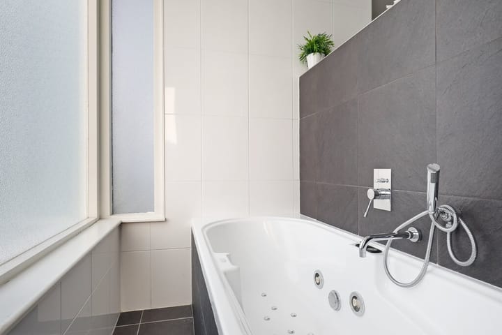 Photo 19 of Julianastraat 64