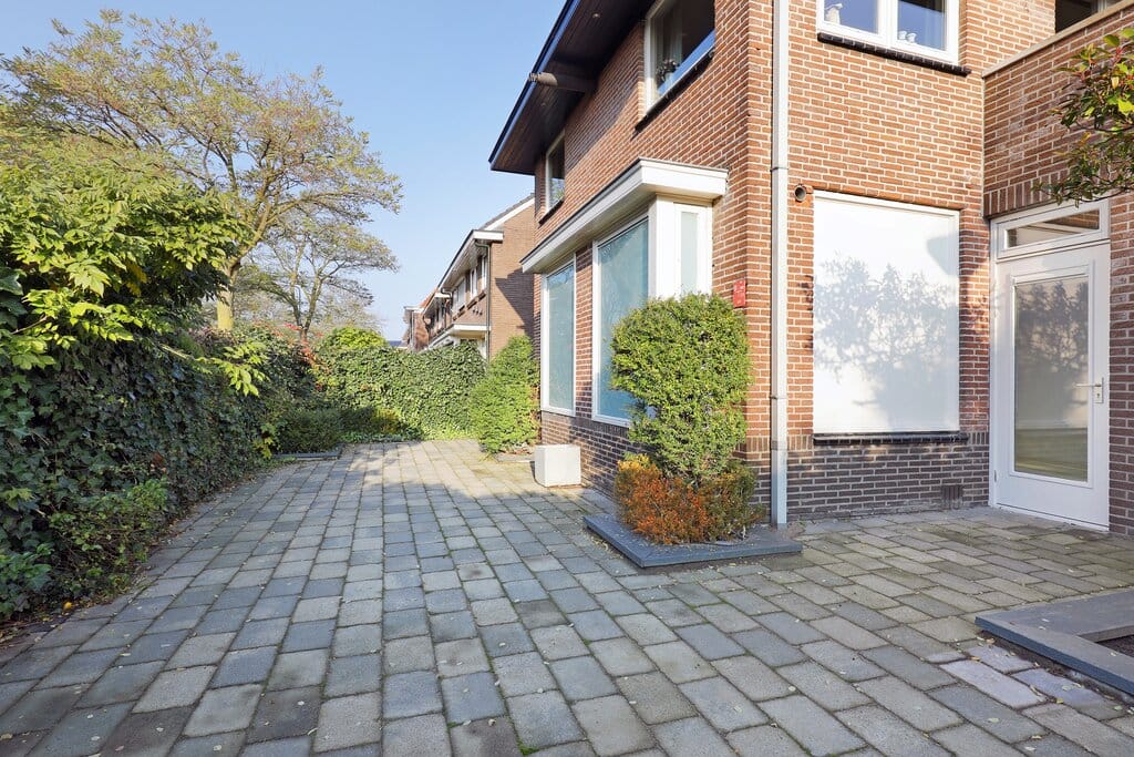 Photo 31 of Julianastraat 64