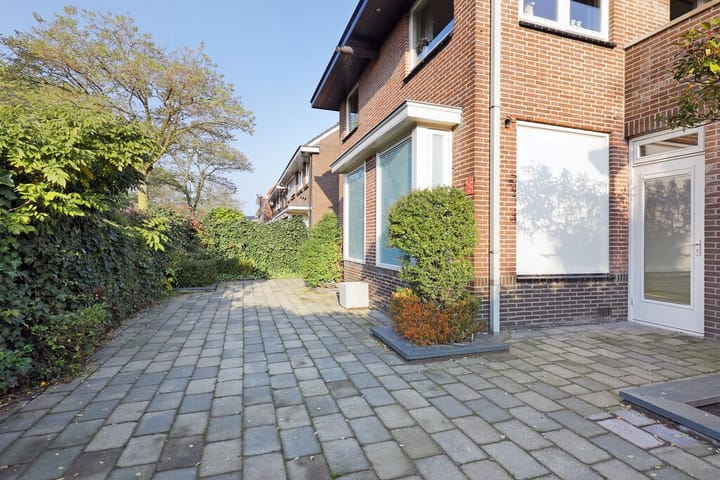 Photo 31 of Julianastraat 64