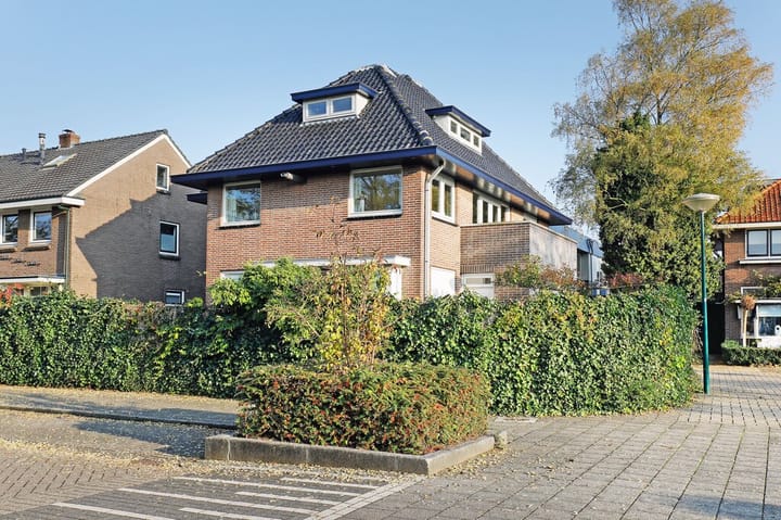 Photo 32 of Julianastraat 64