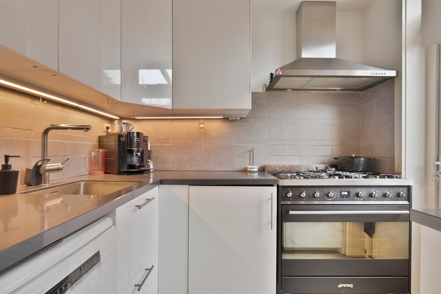 Foto 10 van Van Leeuwenhoekstraat 124