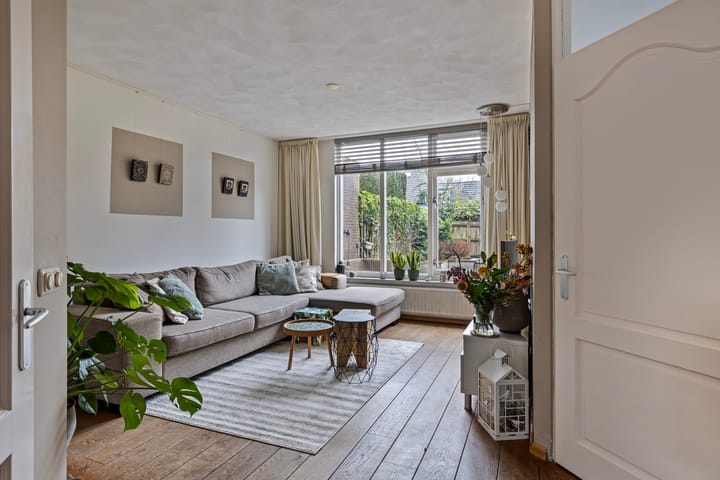 Foto 2 van Smaragd 16