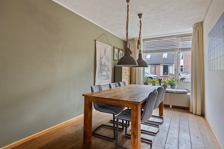 Foto 3 van Smaragd 16