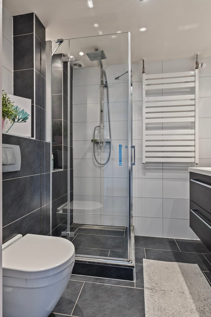 Foto 4 van Smaragd 16