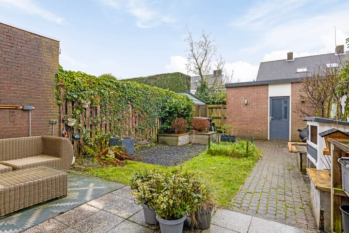 Foto 5 van Smaragd 16