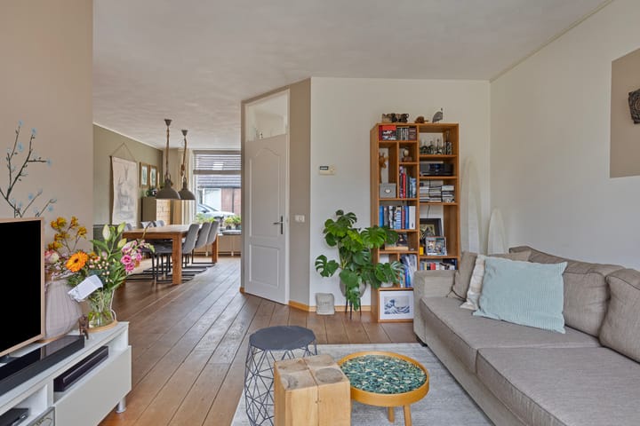 Foto 7 van Smaragd 16