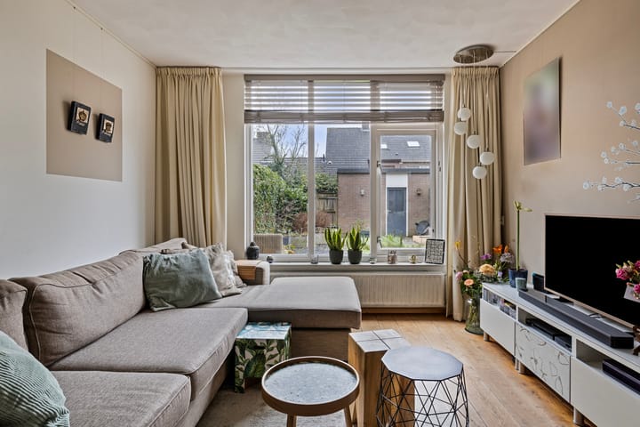 Foto 8 van Smaragd 16