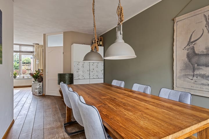 Foto 9 van Smaragd 16