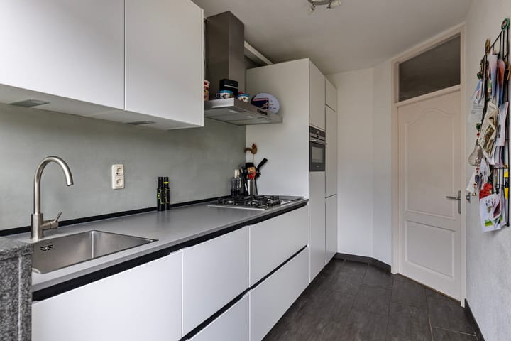 Foto 12 van Smaragd 16