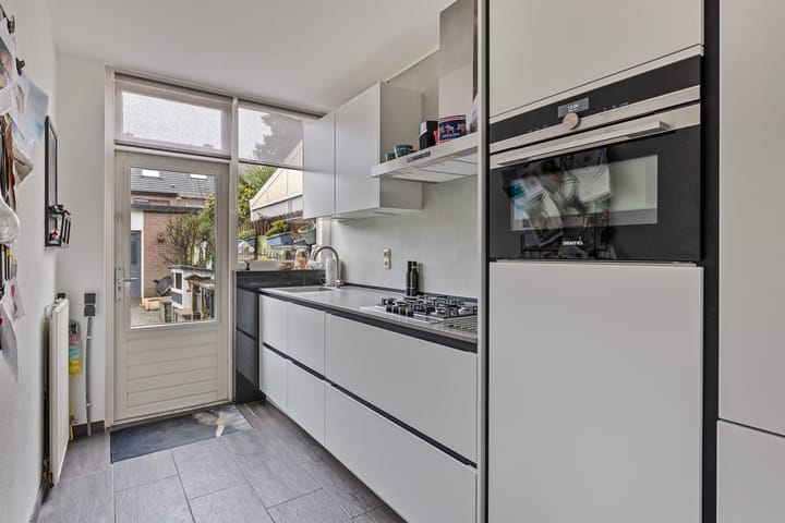 Foto 13 van Smaragd 16