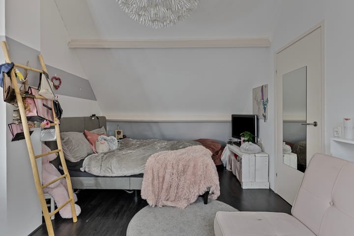 Foto 26 van Smaragd 16