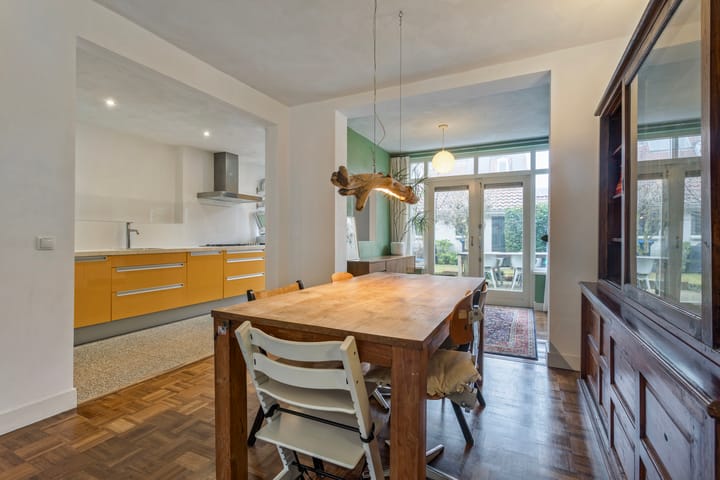 Foto 16 van Jan van Heelustraat 16