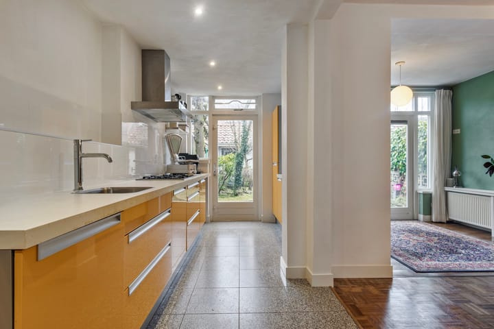 Foto 24 van Jan van Heelustraat 16