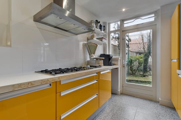 Foto 25 van Jan van Heelustraat 16