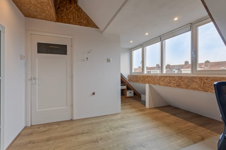 Foto 50 van Jan van Heelustraat 16