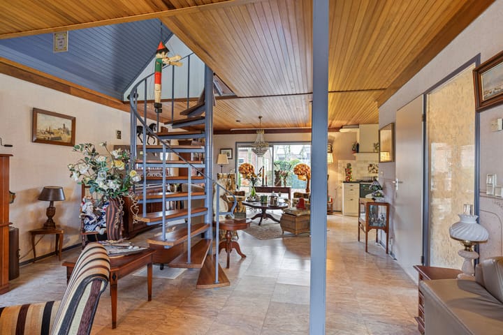 Foto 9 van Burgemeester Overdorpstraat 45