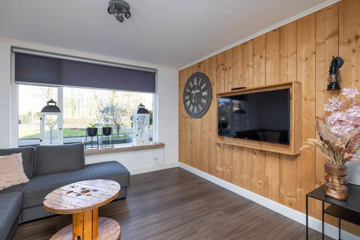 Photo 4 of Schoolveldstraat 3