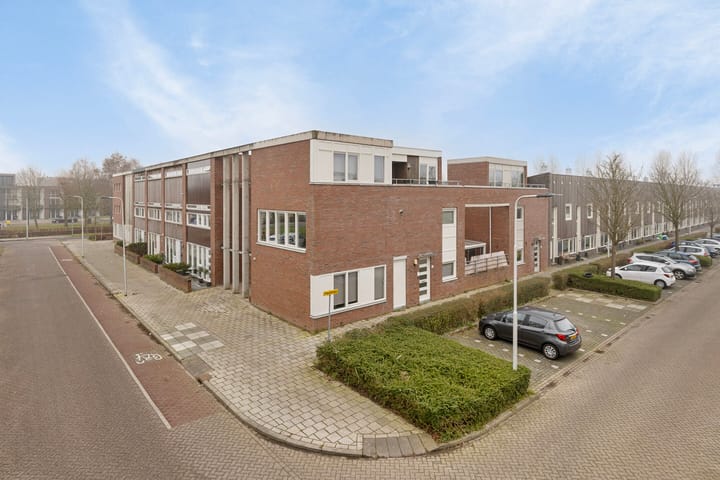 Foto 2 van Sint Petersburglaan 11