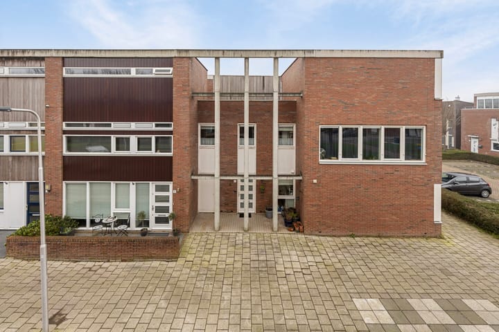 Foto 31 van Sint Petersburglaan 11