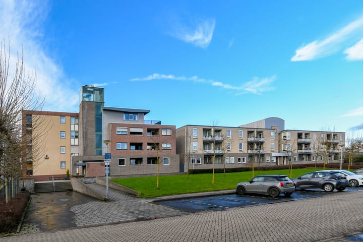 Foto 2 van Molenakkerplein 47