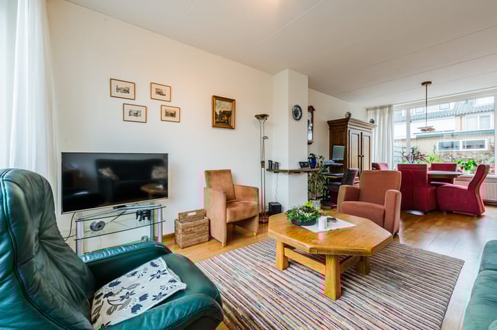 Foto 9 van Dronenplein 6