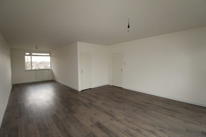 Foto 16 van Nederlandplein 12