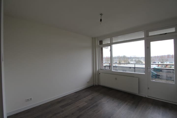 Foto 18 van Nederlandplein 12