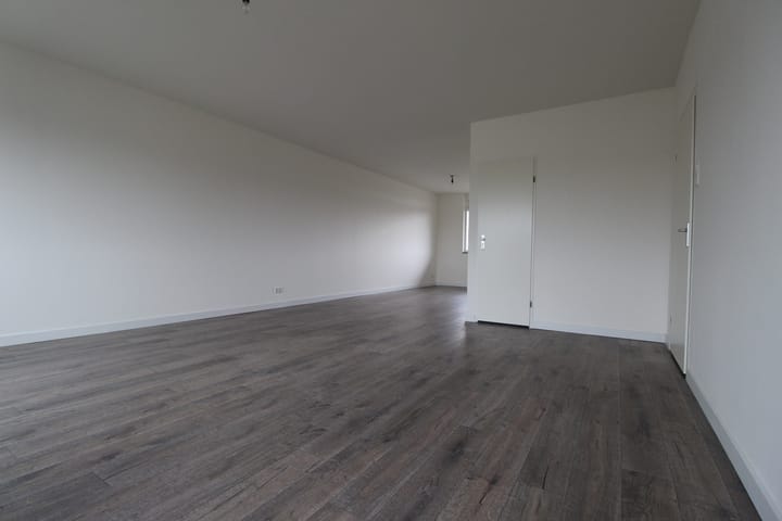 Foto 2 van Nederlandplein 12