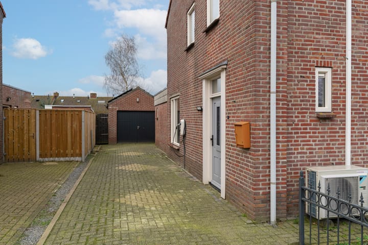 Foto 11 van Rector Gelissenstraat 8