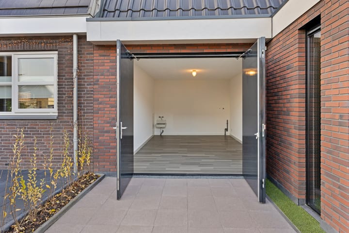 Foto 15 van Hoefsmid 5