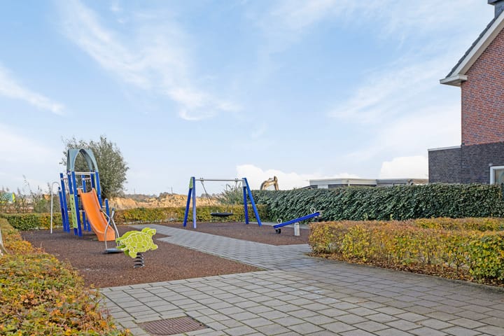 Foto 37 van Hoefsmid 5