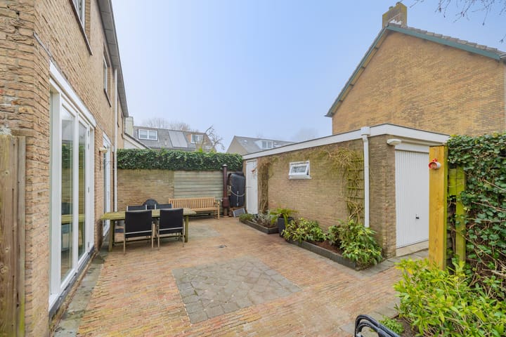 Photo 32 of M H Tromplaan 33