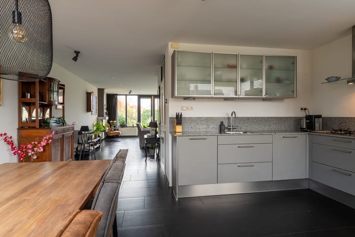 Foto 12 van Alb.Schweitzerlaan 2-A