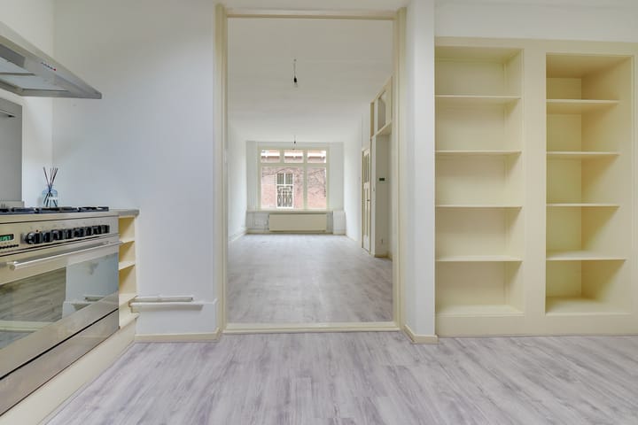 Foto 2 van Van der Helststraat 10