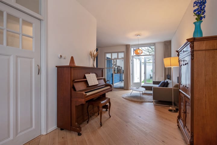 Photo 13 of Cornelis Trompstraat 2