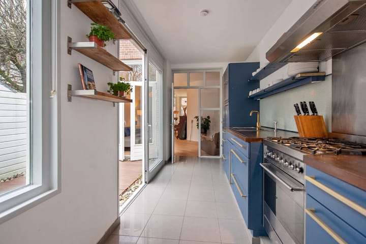 Photo 16 of Cornelis Trompstraat 2