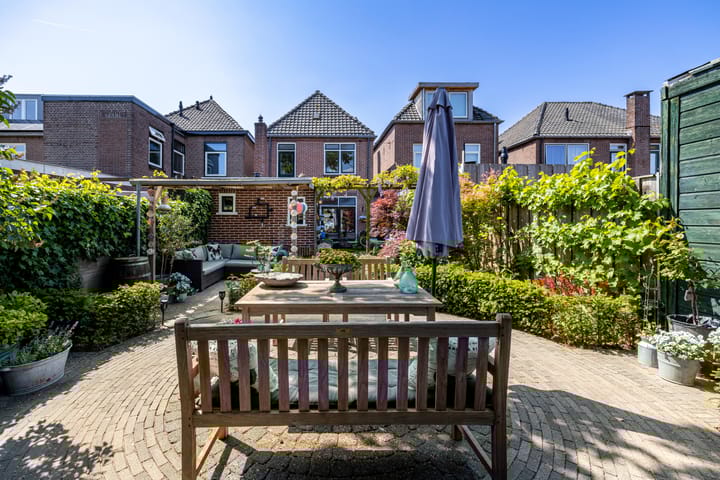 Photo 2 of Rozenstraat 8