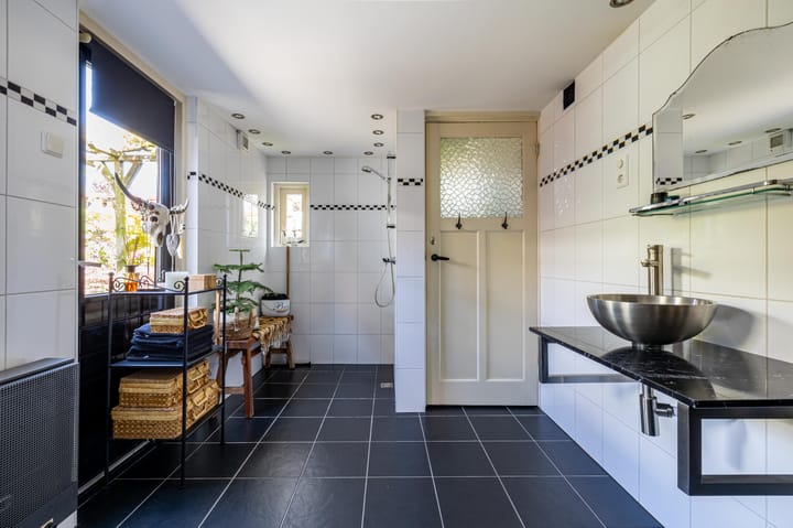 Photo 18 of Rozenstraat 8