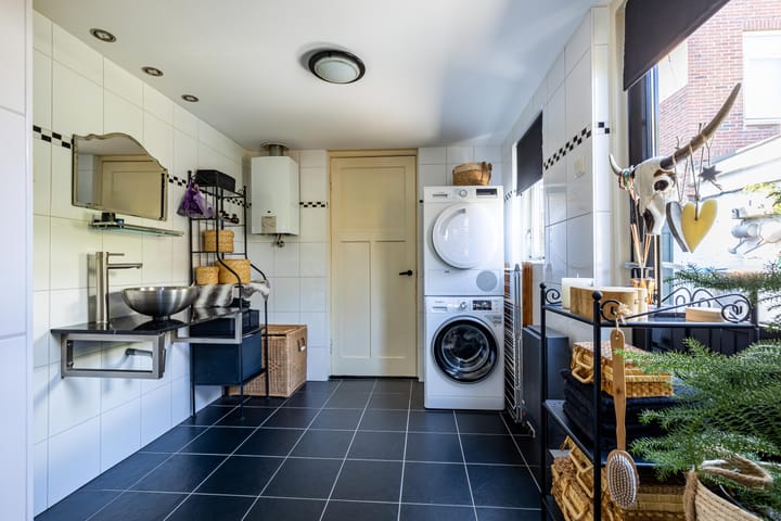 Photo 19 of Rozenstraat 8