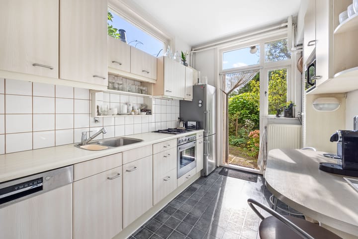 Photo 11 of Oosteinde 194