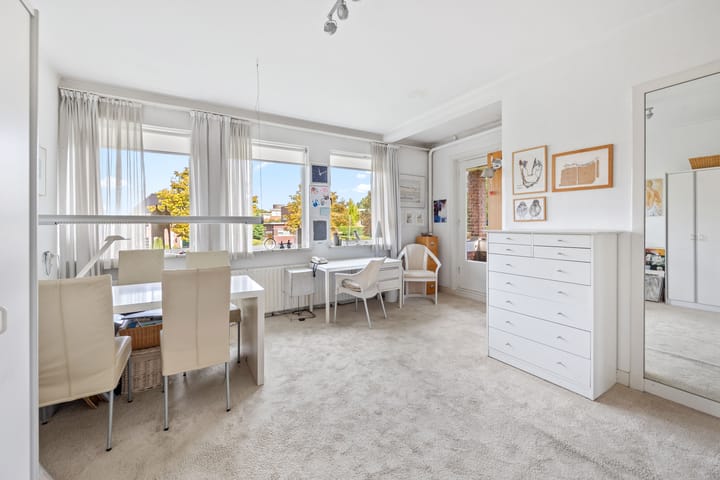 Photo 29 of Oosteinde 194