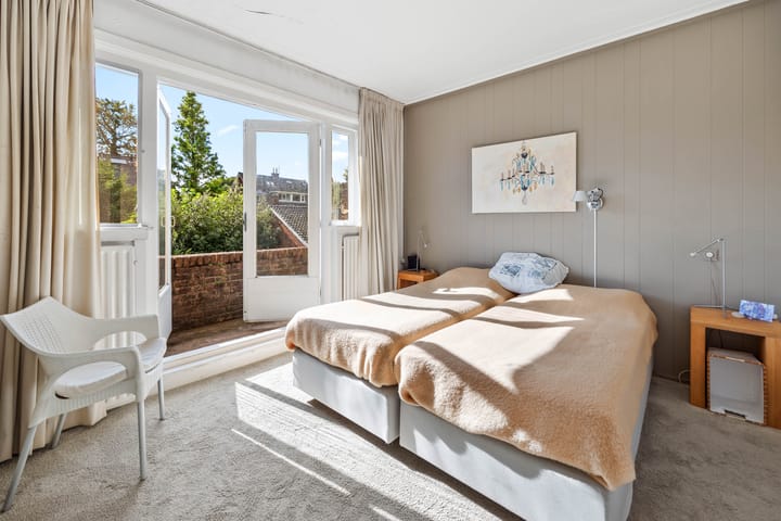 Photo 32 of Oosteinde 194