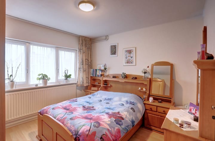 Photo 15 of Treubstraat 28