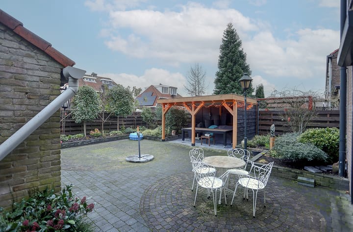 Photo 21 of Treubstraat 28