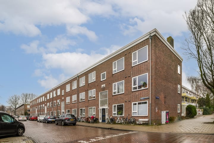 Photo 5 of Johannes van der Waalsstraat 2-2